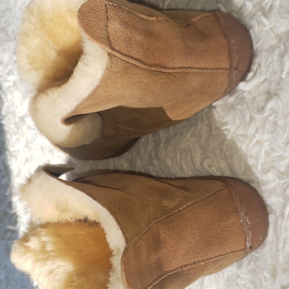 Minnetonka Golden Tan Sheepskin Ankle Boot Brand New Without Box 7 - Picture 14 of 16